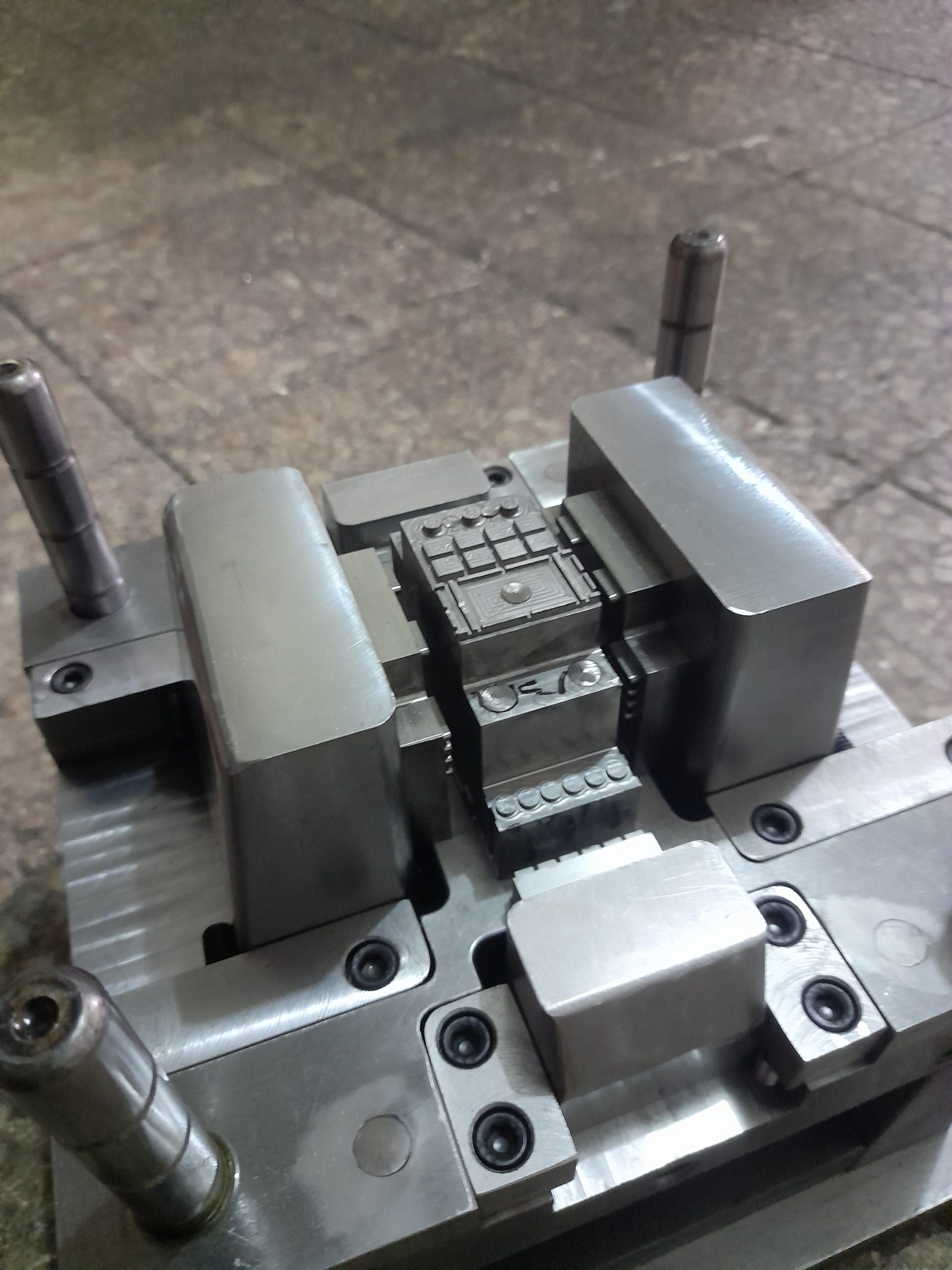 بخش‌های اصلی قالب