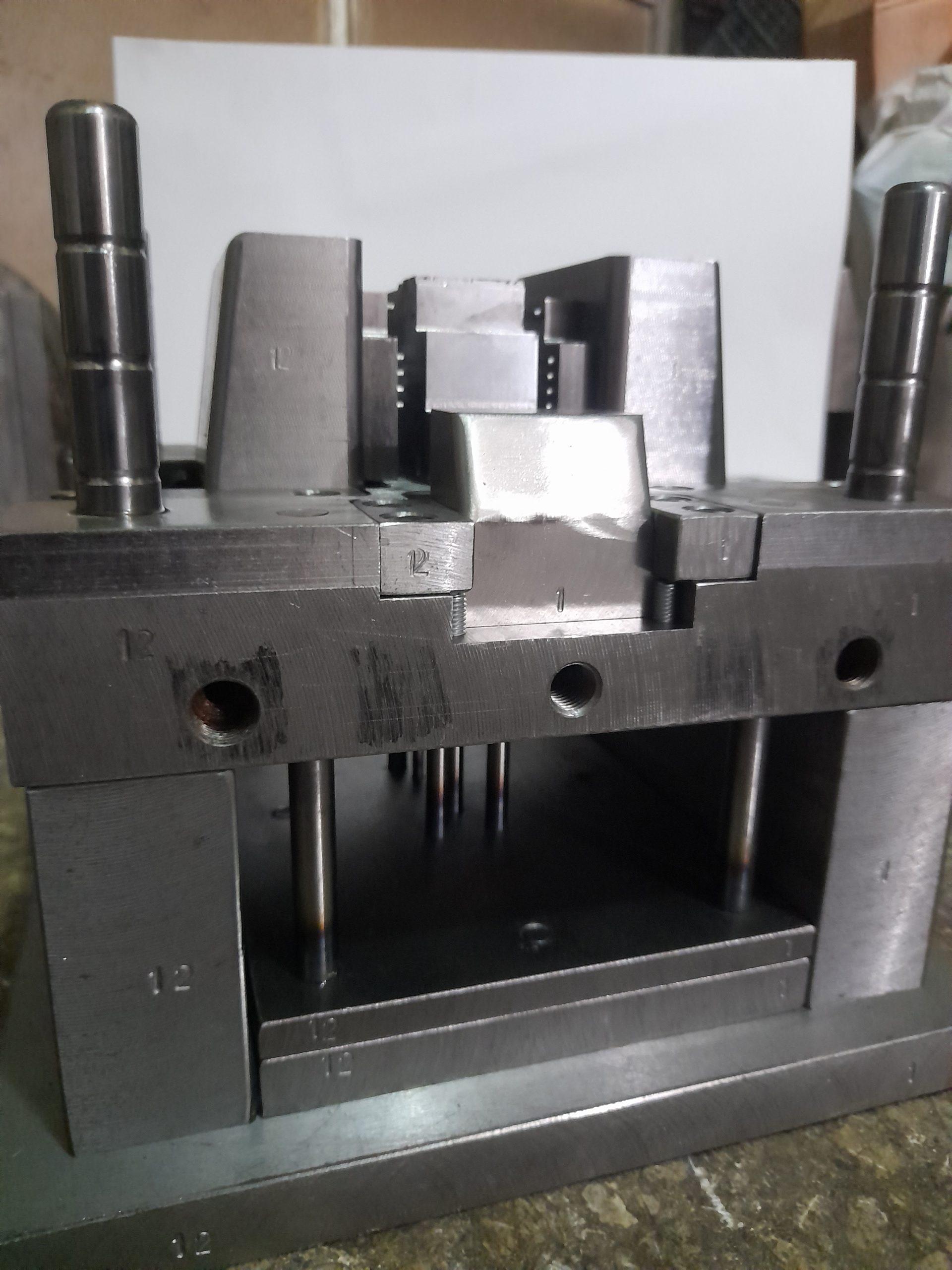 انواع قالب‌های تزریق پلاستیک: